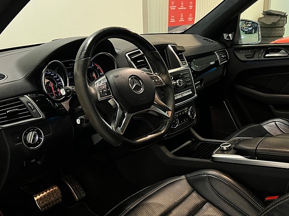 Mercedes-Benz ML63 27 of 30