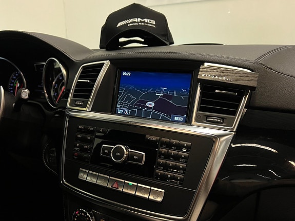 Mercedes-Benz ML63 14 of 30