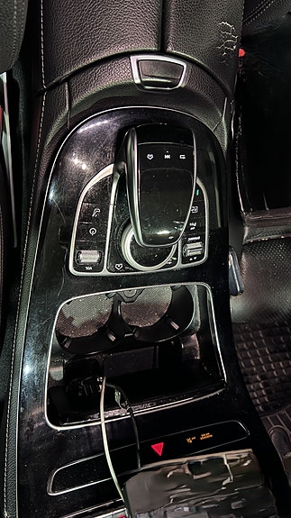 Mercedes-Benz E220 25 of 28