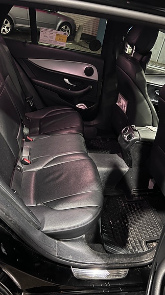 Mercedes-Benz E220 21 of 28