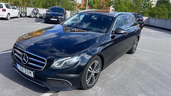Mercedes-Benz E220 7 of 28