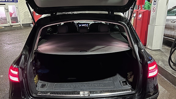 Mercedes-Benz E220 26 of 28