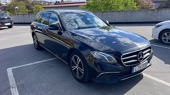 Mercedes-Benz E220 3 of 28