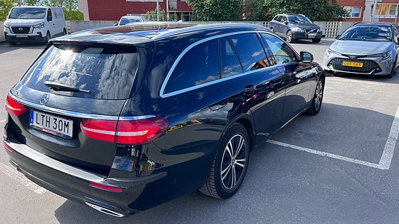 Mercedes-Benz E220 4 of 28