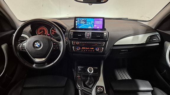 BMW 118d 2 of 5