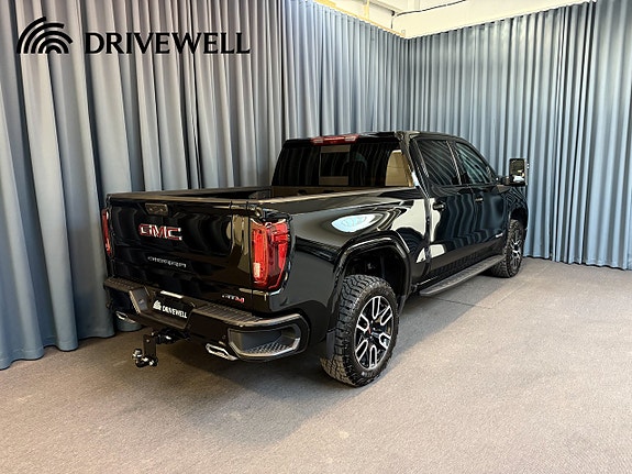 GMC Sierra 1500 3 of 5