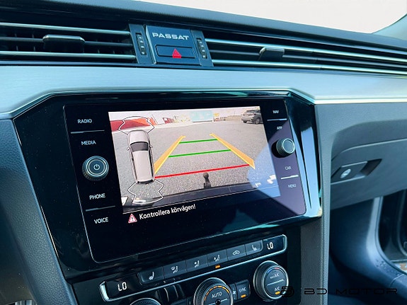 Volkswagen Passat Alltrack 15 of 19