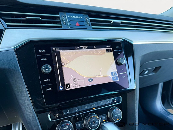 Volkswagen Passat Alltrack 14 of 19