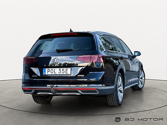 Volkswagen Passat Alltrack 9 of 19