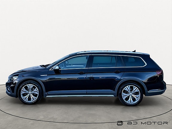 Volkswagen Passat Alltrack 2 of 5