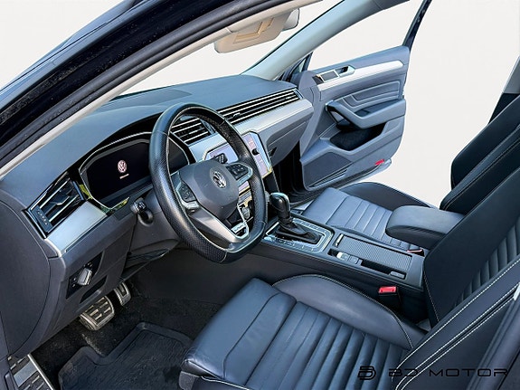 Volkswagen Passat Alltrack 12 of 19