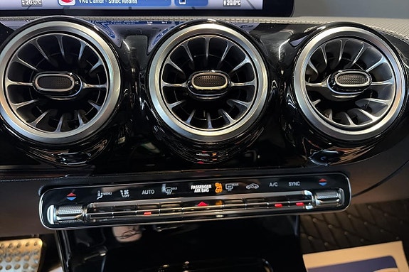 Mercedes-Benz CLA200 15 of 20