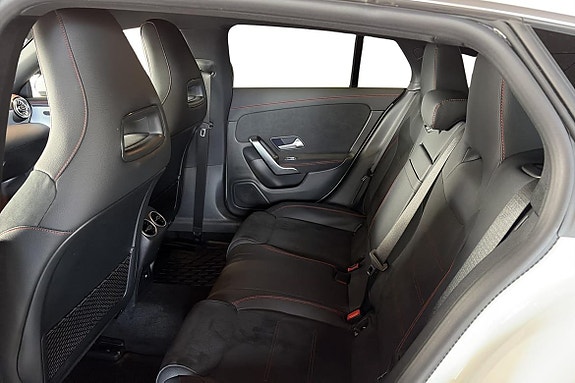 Mercedes-Benz CLA200 11 of 20