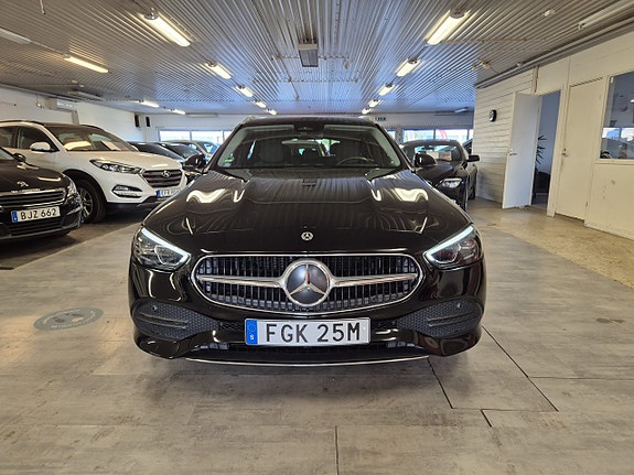 Mercedes-Benz C300 4 of 5