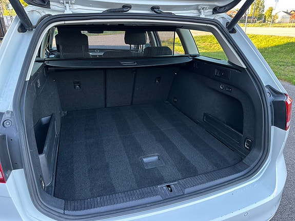 Volkswagen Passat 5 of 5