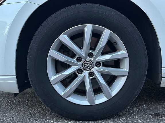 Volkswagen Passat 4 of 5