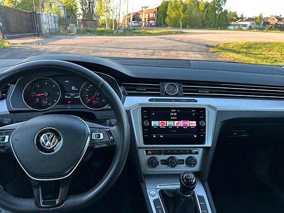 Volkswagen Passat 7 of 13