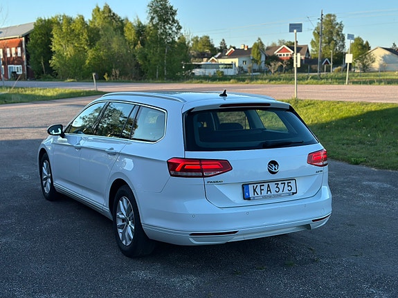 Volkswagen Passat 3 of 5