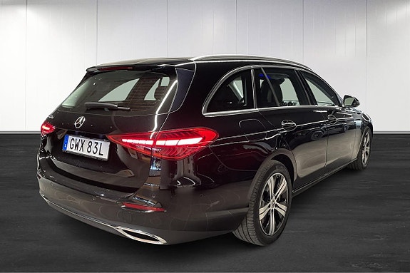 Mercedes-Benz C300 4 of 5