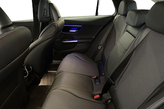 Mercedes-Benz C300 11 of 20