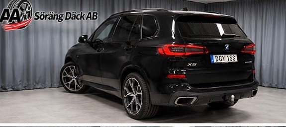 BMW X5 2 of 5