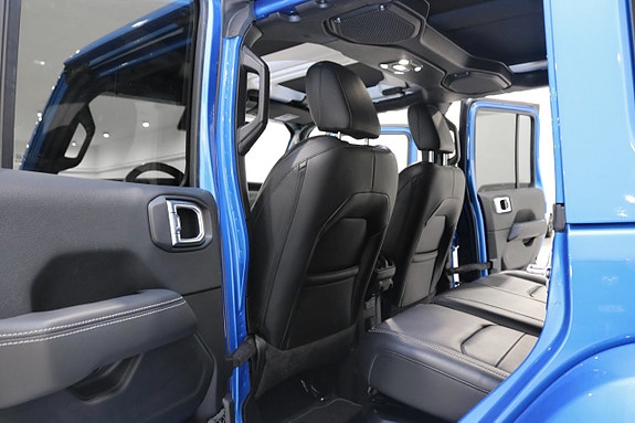 Jeep Wrangler Unlimited 17 of 28