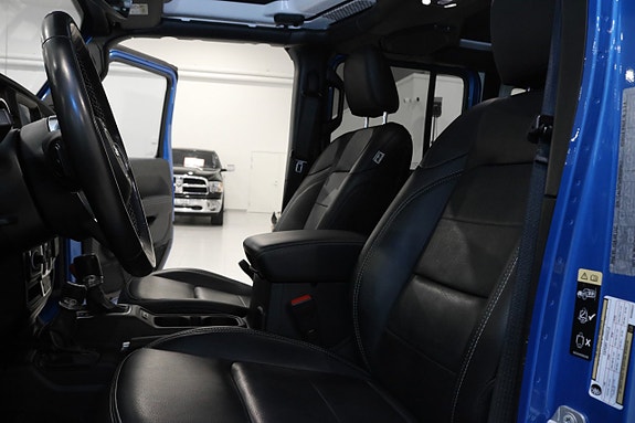 Jeep Wrangler Unlimited 16 of 28