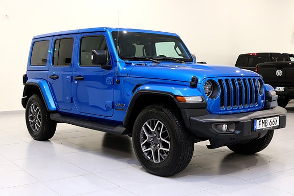 Jeep Wrangler Unlimited 3 of 5