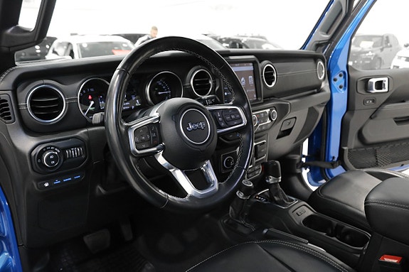 Jeep Wrangler Unlimited 11 of 28