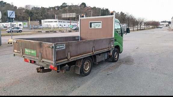 Toyota Dyna 100 3 of 10