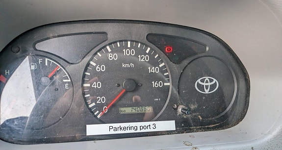 Toyota Dyna 100 7 of 10