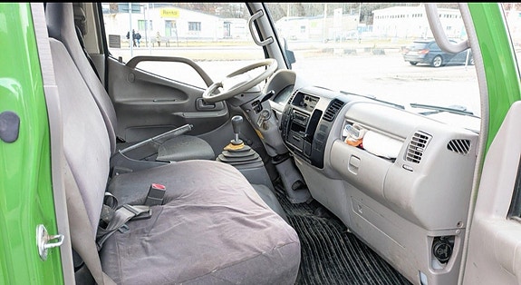 Toyota Dyna 100 6 of 10