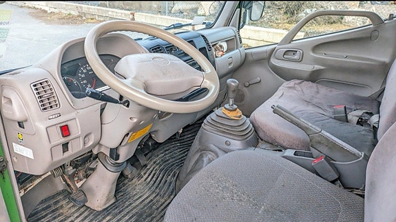 Toyota Dyna 100 8 of 10