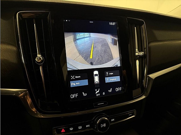 Volvo V90 Cross Country 18 of 25