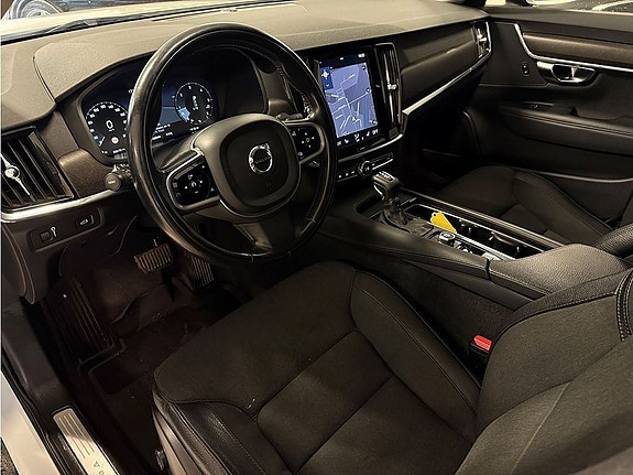 Volvo V90 Cross Country 8 of 25