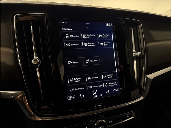 Volvo V90 Cross Country 17 of 25