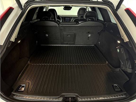 Volvo V90 Cross Country 23 of 25