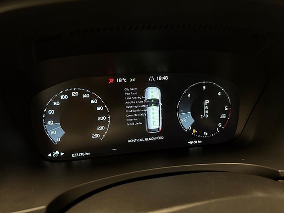 Volvo V90 Cross Country 4 of 25