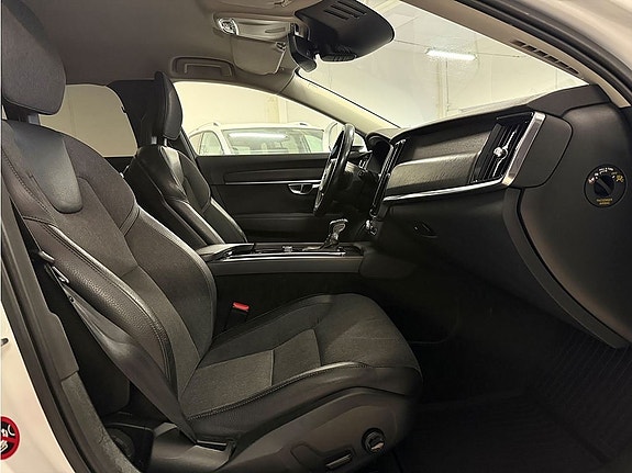 Volvo V90 Cross Country 7 of 25