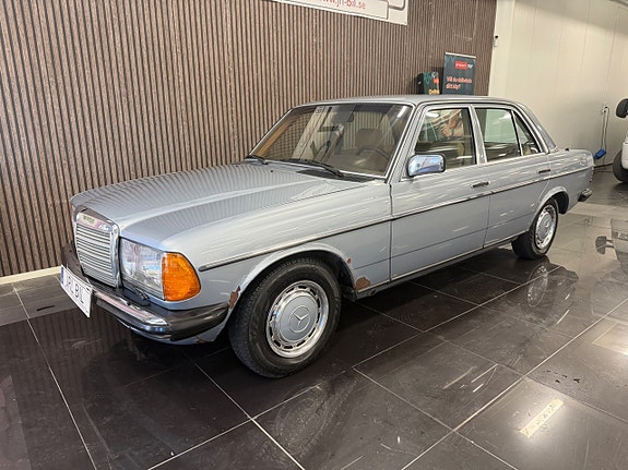 Mercedes-Benz 200 14 of 15