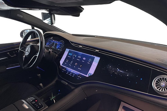 Mercedes-Benz EQS SUV 10 of 25
