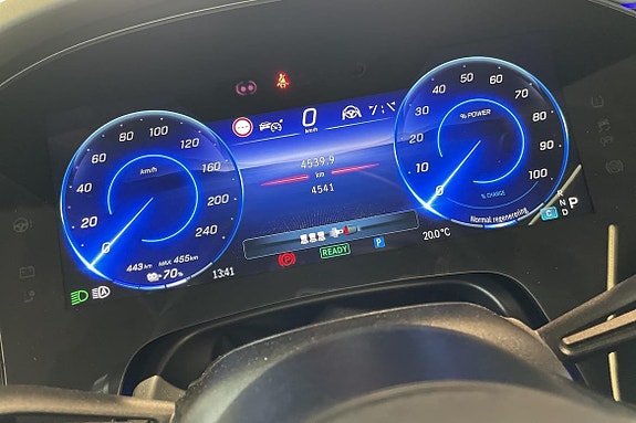 Mercedes-Benz EQS SUV 14 of 25