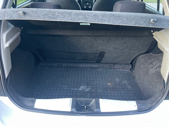 Nissan Micra 9 of 9