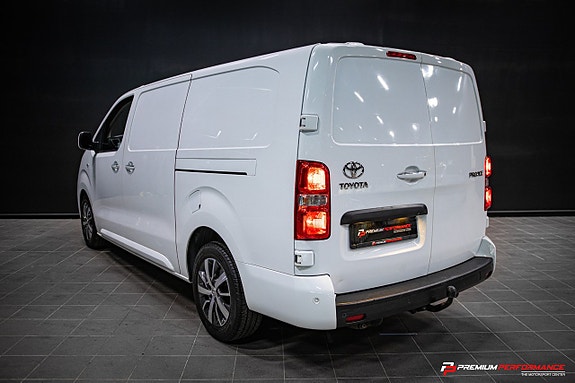 Toyota Proace 2 of 5