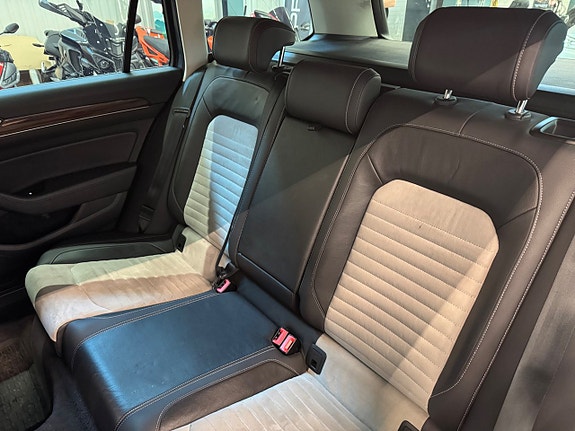 Volkswagen Passat 10 of 21