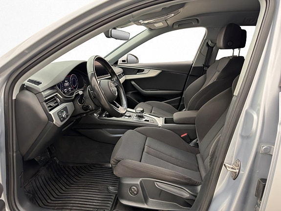 Audi A4 13 of 30