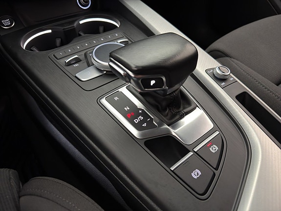 Audi A4 24 of 30