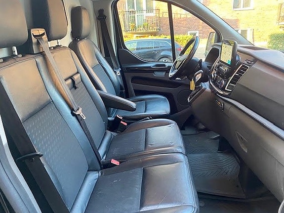 Ford Transit Custom 12 of 25