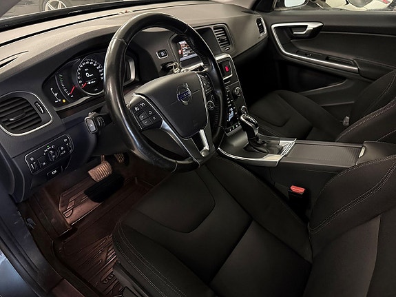 Volvo V60 5 of 24