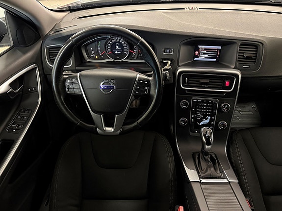Volvo V60 8 of 24